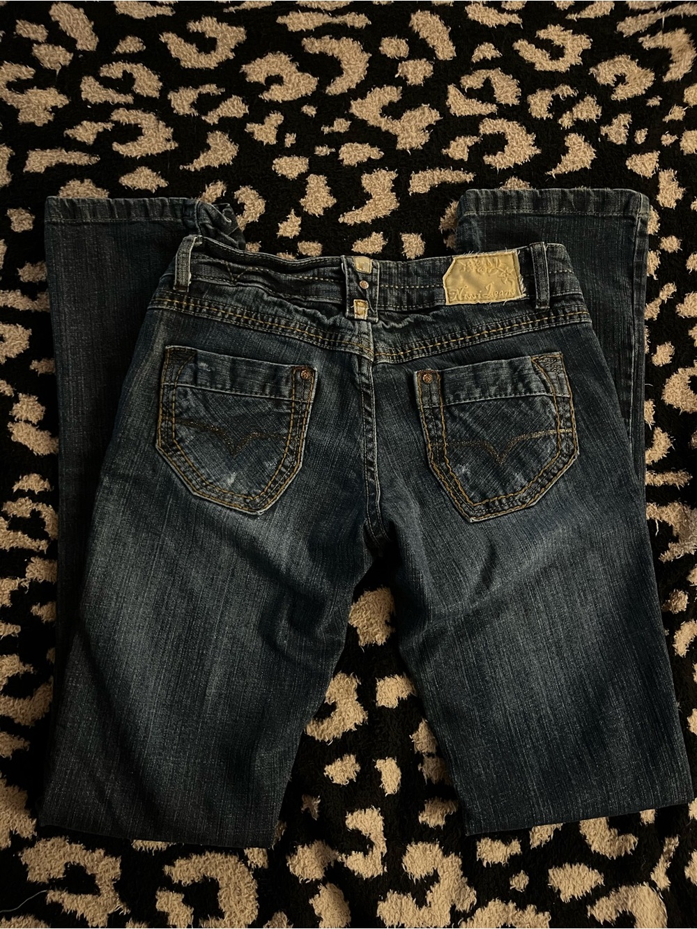 Low-Rise Dark Wash Nissi Jeans